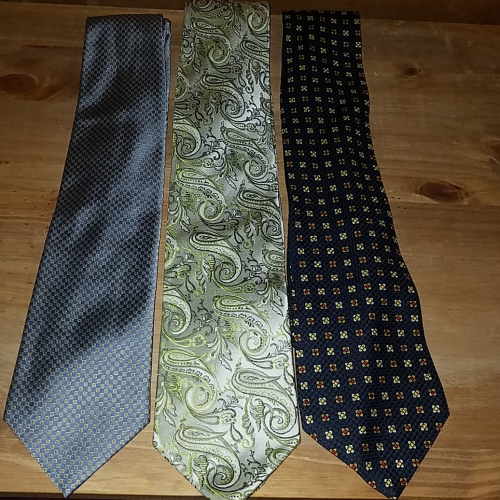 Bundle of 3 neck ties